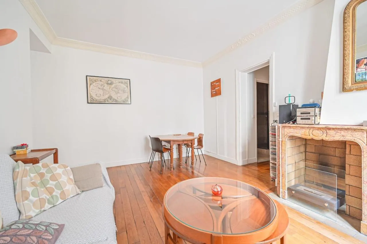 Apartment Near The Historic Center Of Paris France
